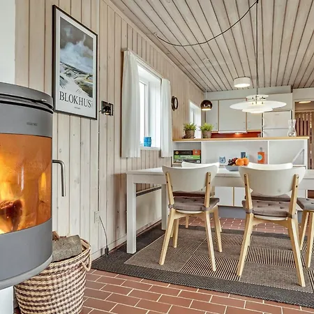 Emiljan - 400m From The Sea By Interhome 度假居